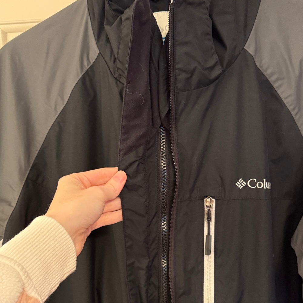 Columbia Interchange Men's Performance Jacket in Black and Gray - Picture 4 of 7